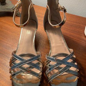 Catherine Malandrino Riza Gold/Silver/Bronze Sandals NEW IN BOX Size 8